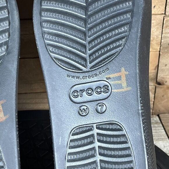 Crocs Sandals Womens Sz 7 Black Wide Strap Open Toe Platform Comfort Cushion - Picture 10 of 10